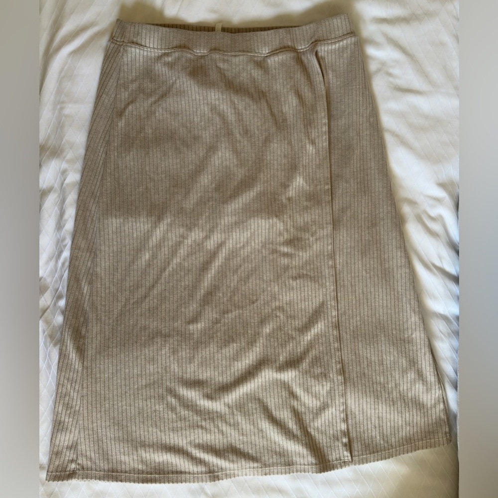 HALARA Tan Ribbed Pencil Skirt